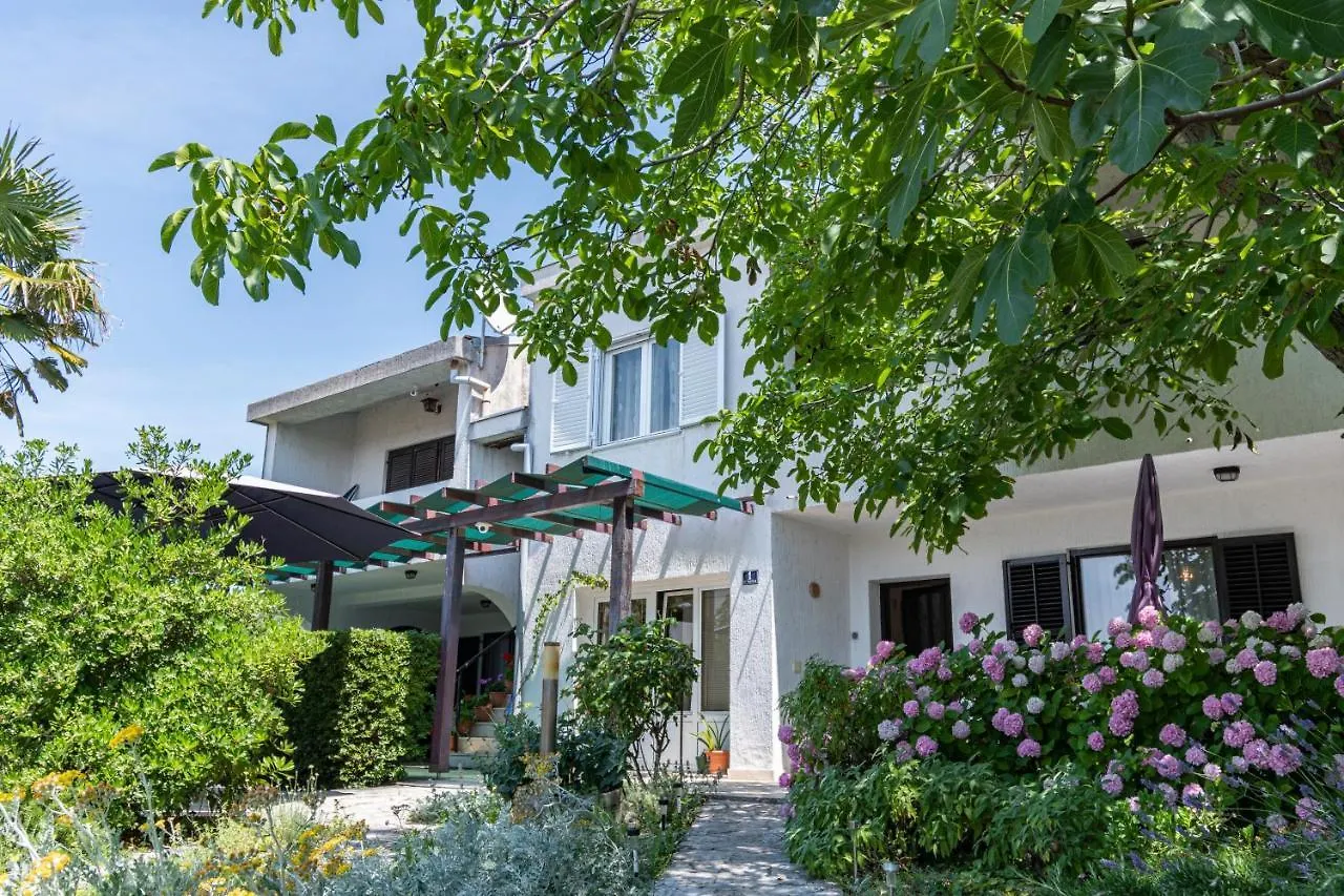 Apartments By The Sea Punat, Krk - 5351