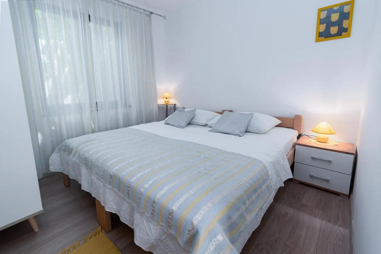 Apartments By The Sea Punat, Krk - 5351 0*, بونات كرواتيا